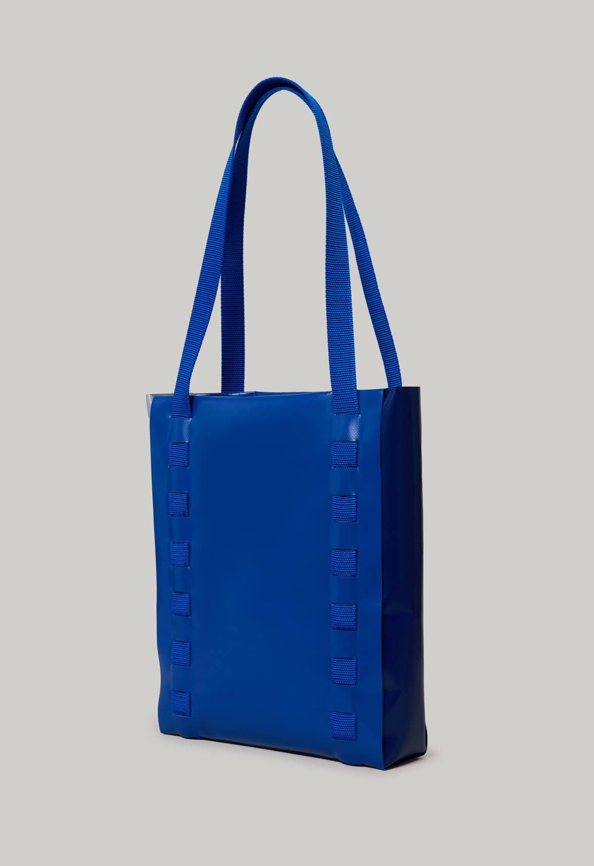Shoulder bag in blue, back view