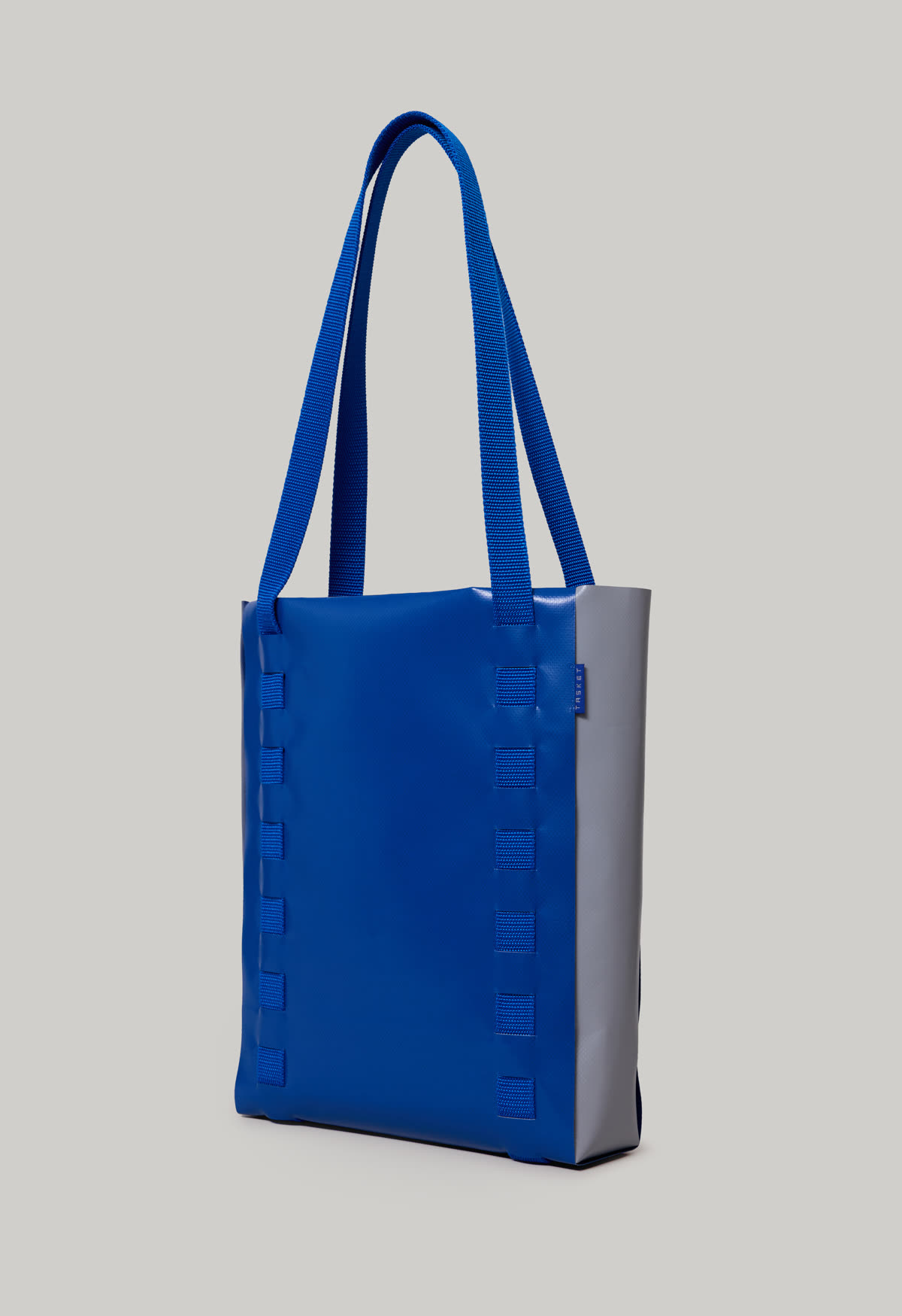 Shoulder bag in blue, front view
